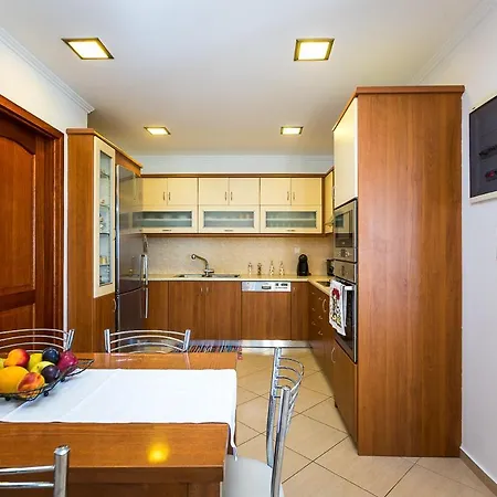 George Seafront Apartament *